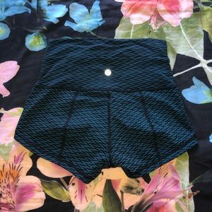 Lululemon In Movement Short 
Everlux 2.5" size 4